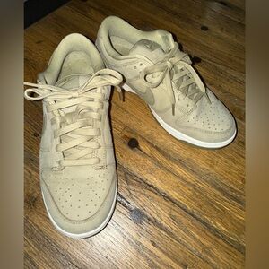 Nike Wmns Dunk Low Premium 'Neutral Olive'